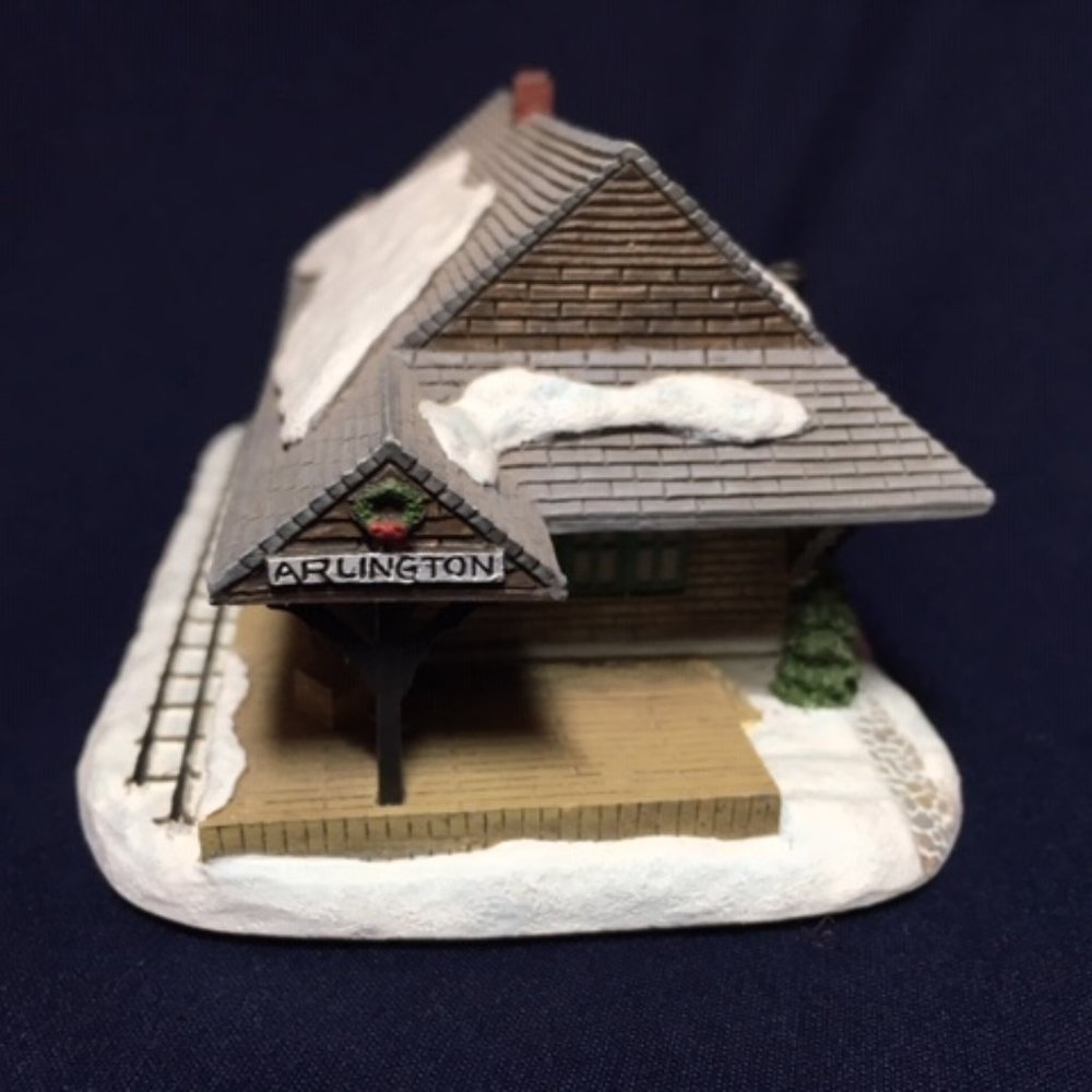 Norman Rockwell "Three Day Pass" Train Depot # 82294 Village House Figurine - Picture 2 of 13